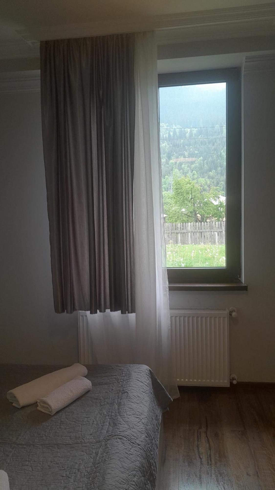 מסטיה Hotel White Mountains • Თეთრი Მთები חדר תמונה